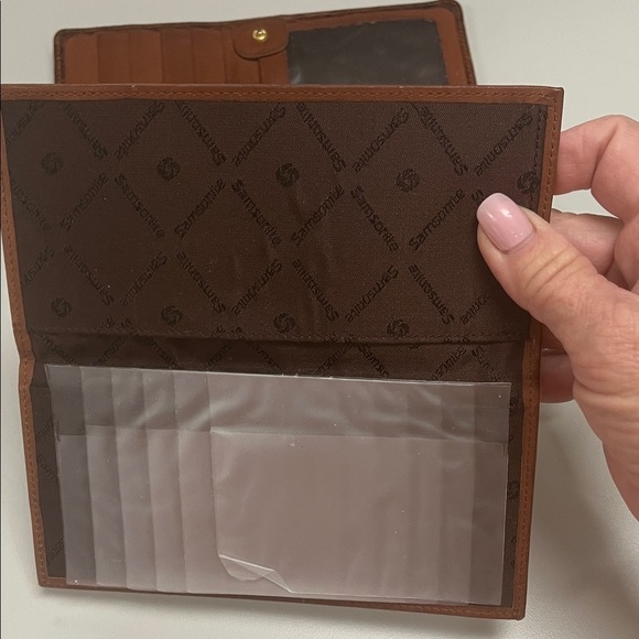 Samsonite Full Grain Stamped Brown Crocodile Wallet & checkbook - Picture 5 of 16